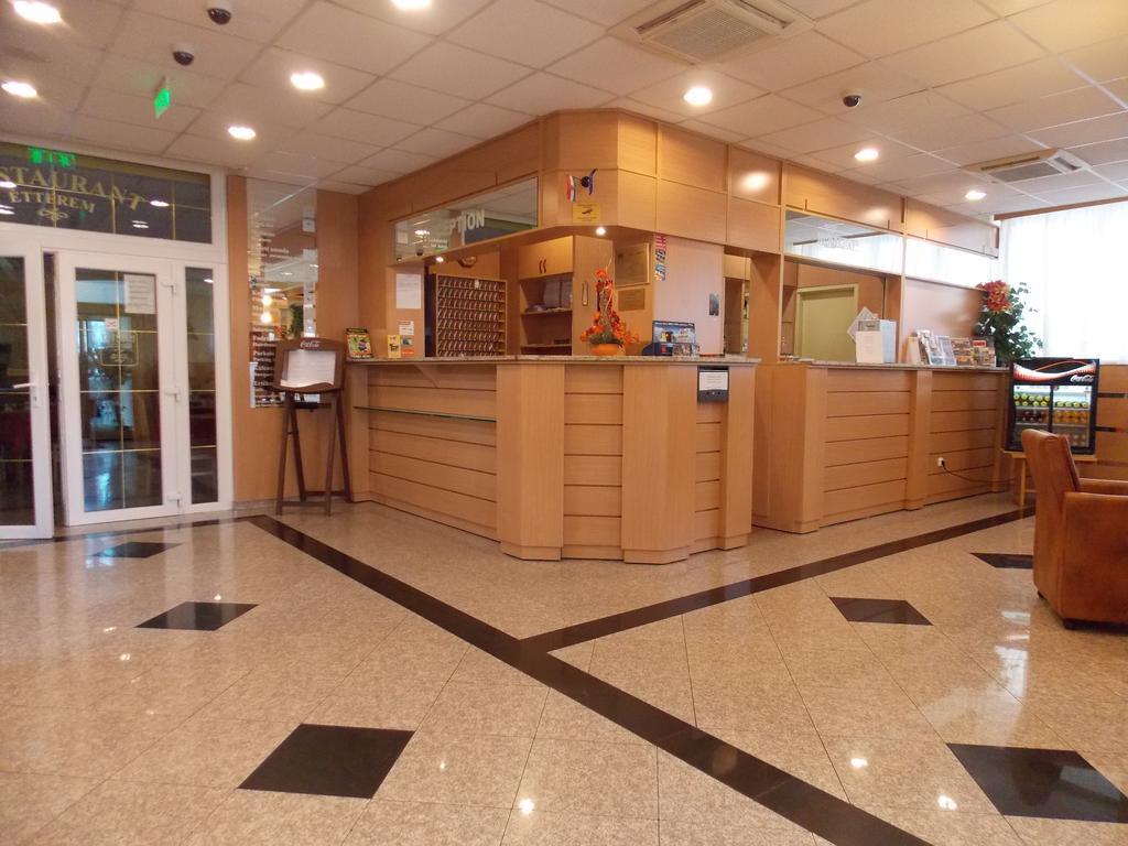 Hotel Zuglo Budapest Luaran gambar