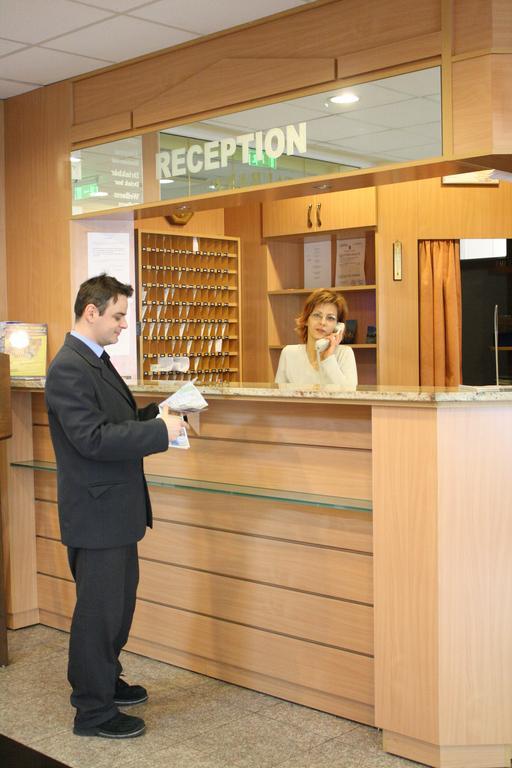 Hotel Zuglo Budapest Luaran gambar