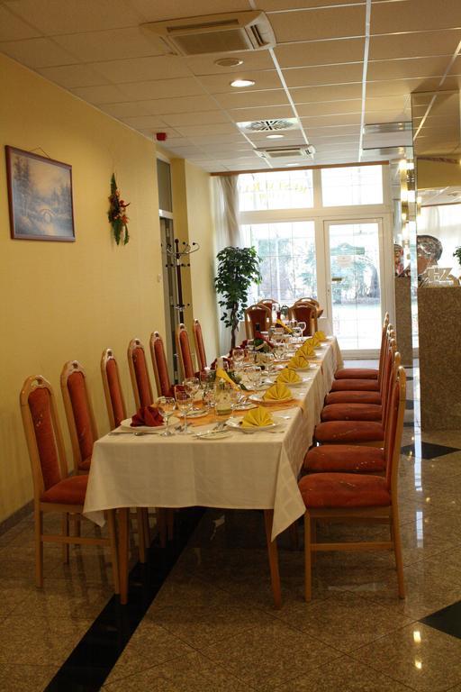 Hotel Zuglo Budapest Luaran gambar