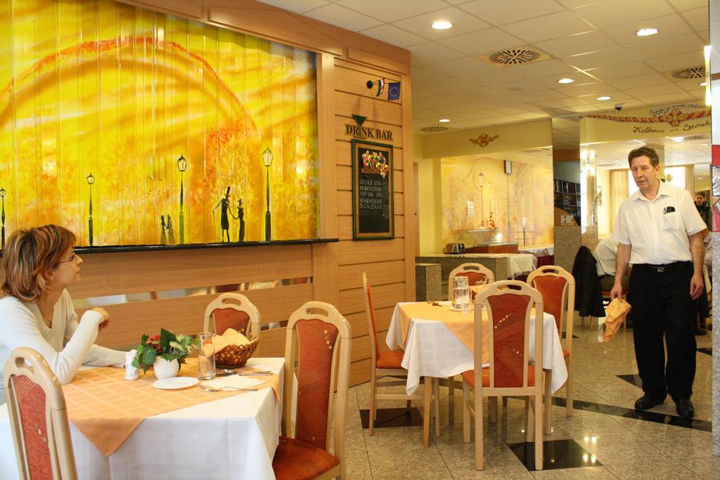Hotel Zuglo Budapest Luaran gambar